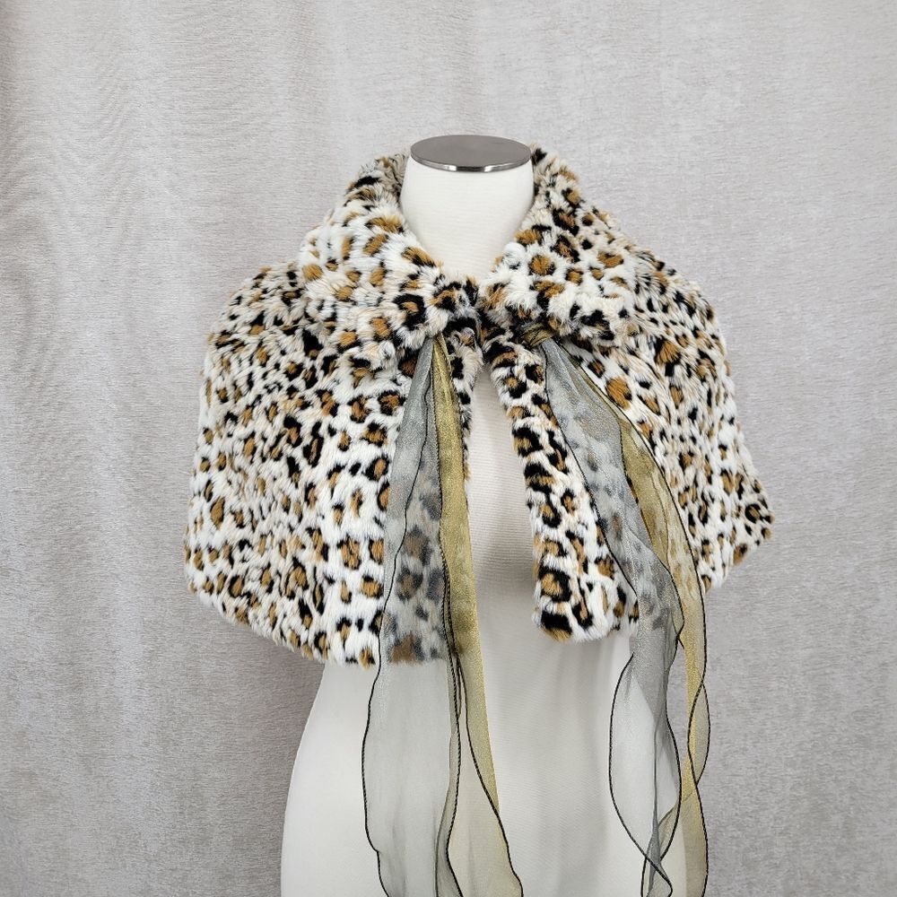 Newport News Y2K or 90s Leopard Print Faux Fur Cape with Bow - Picture 2 of 12